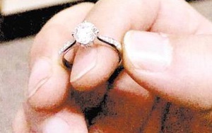 Mẹ đưa nhẫn kim cương 600 triệu cho con chơi, món trang sức bất ngờ "không cánh mà bay"