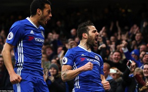 "Vùi dập" Swansea, Chelsea chạm một tay vào chức vô địch
