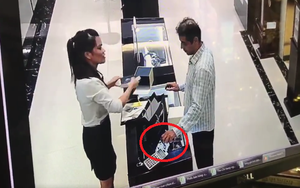 Nhân viên bán hàng bị khách nước ngoài cuỗm đồng hồ vàng hơn 200 triệu ngay trước mặt