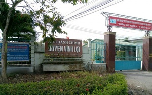 Phó chánh văn phòng huyện ủy nằm bất động trong phòng phó bí thư, có vết máu trên người