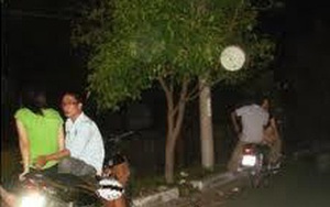 Đôi tình nhân tâm sự chỗ vắng bị cướp điện thoại