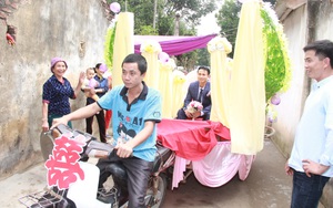 Rước dâu bằng xe chở lúa, đám cưới "hiếm thấy" tại Thanh Hóa