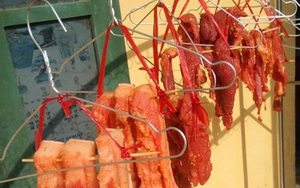 Được ngày nắng to, chị em đua nhau trổ tài "phơi thịt"