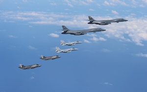 Mỹ đem B-1B và F-15C "vờn" Triều Tiên còn Hàn Quốc nhất định không lộ diện, vì sao?