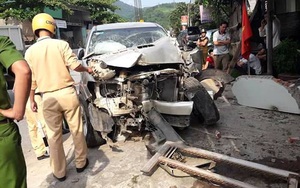 Tai nạn liên hoàn, ô tô mất lái tông sập quán tạp hoá