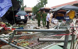 Một người tử vong, bốn người nguy kịch trong vụ ô tô UBND huyện lao vào cổng chợ