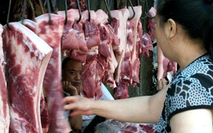 Mỗi giáo viên mua 10kg thịt để "giải cứu lợn": Chia đều 30 ngày thì mỗi ngày chỉ ăn 2 lạng