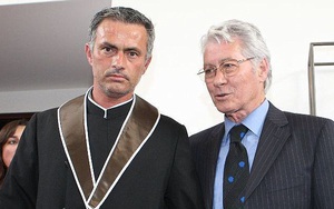 Mourinho nhận tin cực buồn về gia đình trong kỳ nghỉ ở Bồ Đào Nha