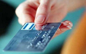Thẻ ngân hàng bất ngờ có thêm gần 250 triệu, người phụ nữ đã làm một việc đáng nể