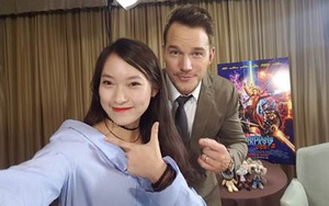 "Cô nàng 7 thứ tiếng" Khánh Vy khoe ảnh selfie cùng nam chính Vệ Binh Dải Ngân Hà 2