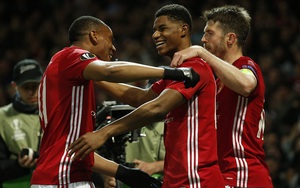 Man United thắng nhọc: "Tuyệt vời" Ibrahimovic, như một trò hề!