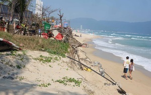 Tại sao bãi biển Đà Nẵng liên tục bị sạt lở?