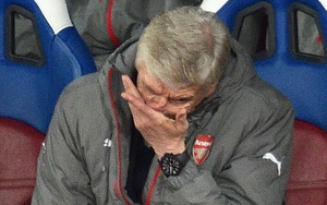 Sau thất bại cay đắng, Wenger run rẩy khi nhắc đến top 4