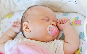2 thói quen xấu hại trẻ cả đời nhưng nhiều mẹ vẫn "dung túng" để con làm