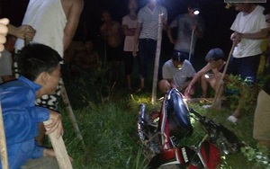 2 "cẩu tặc" dùng kiếm chém người rồi cướp luôn cả xe máy