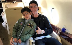 Không thua kém bố, con trai Ronaldo bội thu danh hiệu ở giải trẻ