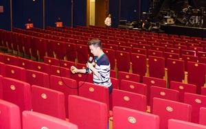Đàm Vĩnh Hưng có hành động "quái lạ" chưa ai từng làm trong showbiz