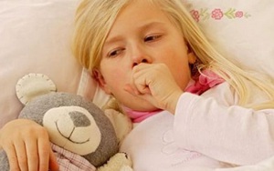 Suýt tử vong vì viêm phổi mà tưởng bị cảm: BS cảnh báo những dấu hiệu không nên xem thường