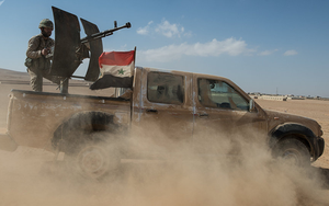 Sắp giải phóng Deir ez-Zor khỏi IS, quân Nga-Syria bất ngờ bị đồng minh Mỹ nã pháo dữ dội