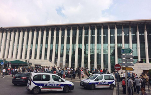 Lính Pháp bắn chết  kẻ tấn công bằng dao ở ga tàu Marseille