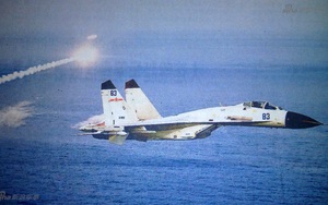 Có gì bất thường trong bức ảnh Trung Quốc dùng để tung hô năng lực phi công hải quân?