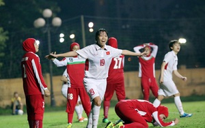 "Nữ Beckham" lập siêu phẩm solo, giúp Việt Nam đánh bại cường địch