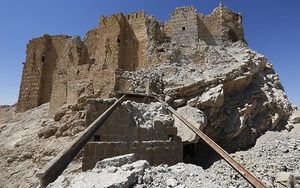 IS hoảng loạn rút khỏi thành phố cổ Palmyra