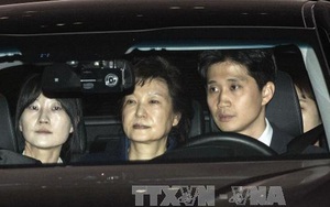 Cựu Tổng thống Park bị thẩm vấn tại trung tâm giam giữ