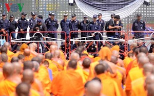 Người biểu tình tại chùa Dhammakaya tự sát, Thái Lan lấy làm tiếc