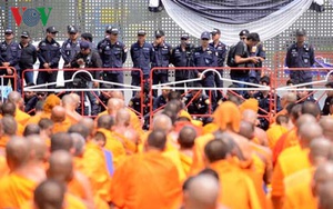 Người biểu tình tại chùa Dhammakaya tự sát, Thái Lan lấy làm tiếc