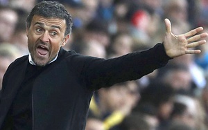 3-4-3 hay là sự quẫn bách của Luis Enrique?