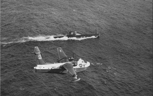 Tàu ngầm Liên Xô ngoạn mục chạy thoát "cũi nhốt cá mập" của Hải quân Mỹ: Suýt bị bắt sống!