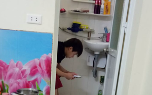 Chồng nghiện game đem cả điện thoại vào toilet, vợ chụp ảnh "bêu" lên mạng xã hội