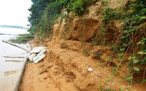 Huế: Dân hoang mang vì hàng đêm đất lở xuống sông Bồ ầm ầm
