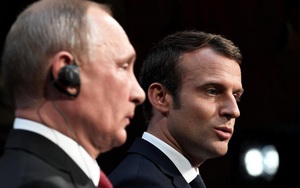 Trước mặt ông Putin, ông Macron thẳng thừng chỉ trích Nga can thiệp bầu cử tổng thống Pháp