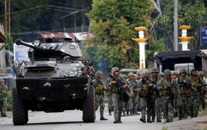 Philippines: IS cướp ngục, chiếm đạn dược, xe bọc thép để bám trụ phản kích quân chính phủ