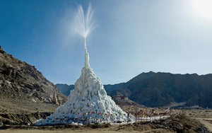 Khám phá bí mật "kim tự tháp băng" kỳ lạ trên sa mạc cao nhất thế giới