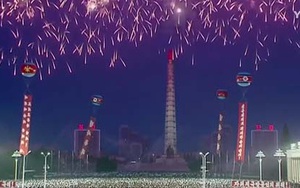 Triều Tiên rợp trời pháo hoa mừng phóng tên lửa thành công