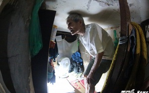 Cuộc sống của ông lão 70 tuổi trong căn nhà ngủ phải nằm nghiêng, đứng phải khom lưng giữa Thủ đô