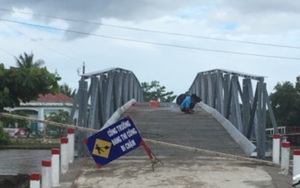 Tháo biển cấm cho xe chở vật tư vào nhà, Phó Bí thư xã nói... "không làm ngang"