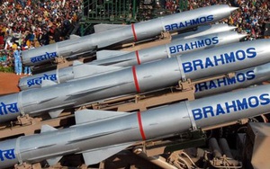 Hé lộ sức mạnh kinh hoàng của tên lửa BrahMos