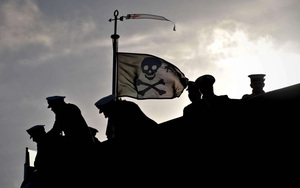Tàu ngầm Mỹ bất ngờ treo cờ hải tặc sau khi hoàn thành nhiệm vụ bí ẩn ở Triều Tiên?
