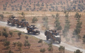 NÓNG: Xe tăng và bộ binh cơ giới Thổ Nhĩ Kỳ rầm rập tiến vào Idlib, Syria?