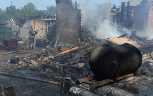 Lực lượng an ninh Ukraine nã đạn pháo về phía sĩ quan Nga ở Donbass