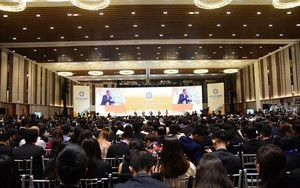 CEO Summit: Nỗi lo robot thay thế việc làm của con người