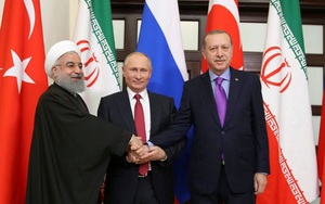 Tổng thống Nga Putin "tả xung hữu đột" vì Syria
