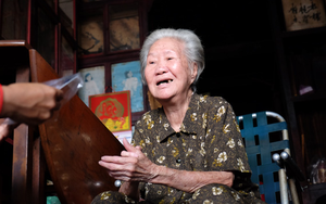 Ký ức 104 năm của tiệm trà giữa trung tâm Sài Gòn, "bạn đồng niên" với chợ Bến Thành