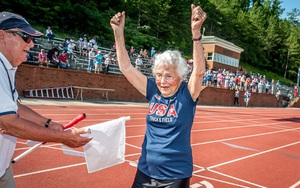 5 bài học cuộc sống từ cụ bà 101 tuổi phá kỷ lục thế giới: chạy 100m chỉ mất 40.12 giây