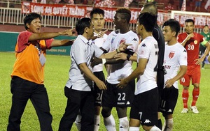 ‘Long An rớt hạng vì bóng đá ân tình và không quan hệ trọng tài’