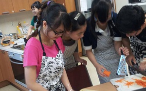 Du học sinh Việt tại Hàn bóc mác "xa hoa, sang chảnh", tiết lộ chuyện quay cuồng rửa bát xoay tiền đóng học